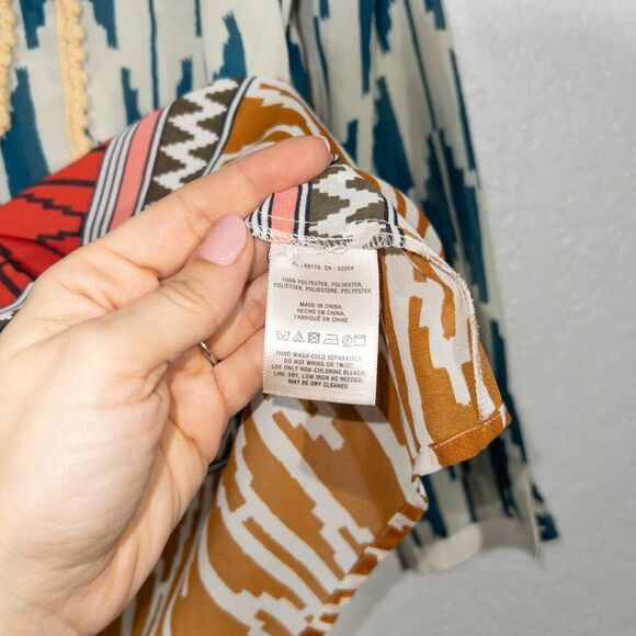 Maeve x Anthropologie Blue &‎ White Rohana Ikat Blouse Size 4 - Picture 8 of 8